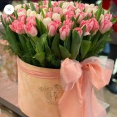 Цветы в коробке 8-е марта - 51 пионовидный тюльпан